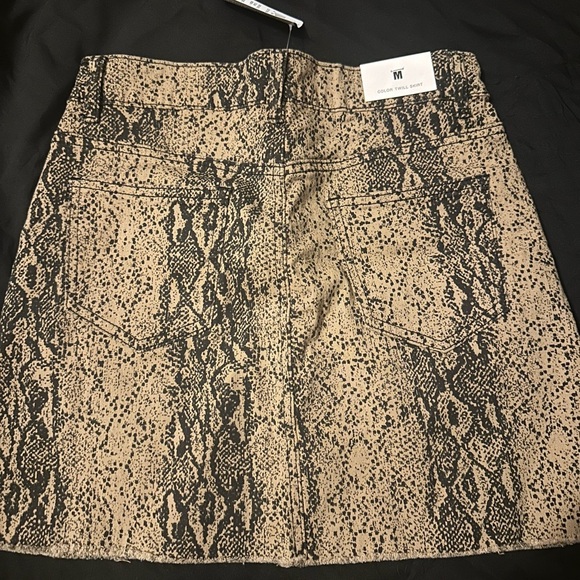 Skirt - Picture 2 of 2